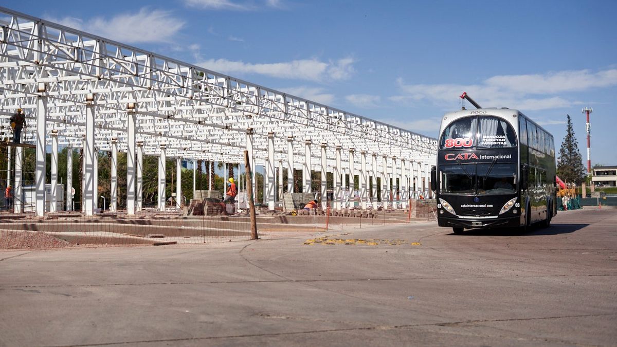 El hotel de la terminal de ómnibus estará listo el próximo septiembre. Foto: Axel Lloret