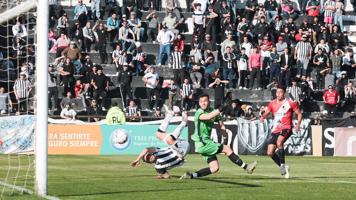 Mariano Barbieri y el momento de su definición de tijera.
