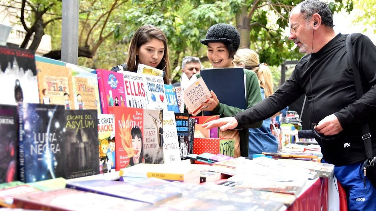 Los kioscos de diarios y revistas ya pueden sumar rubros y hasta vender café al paso