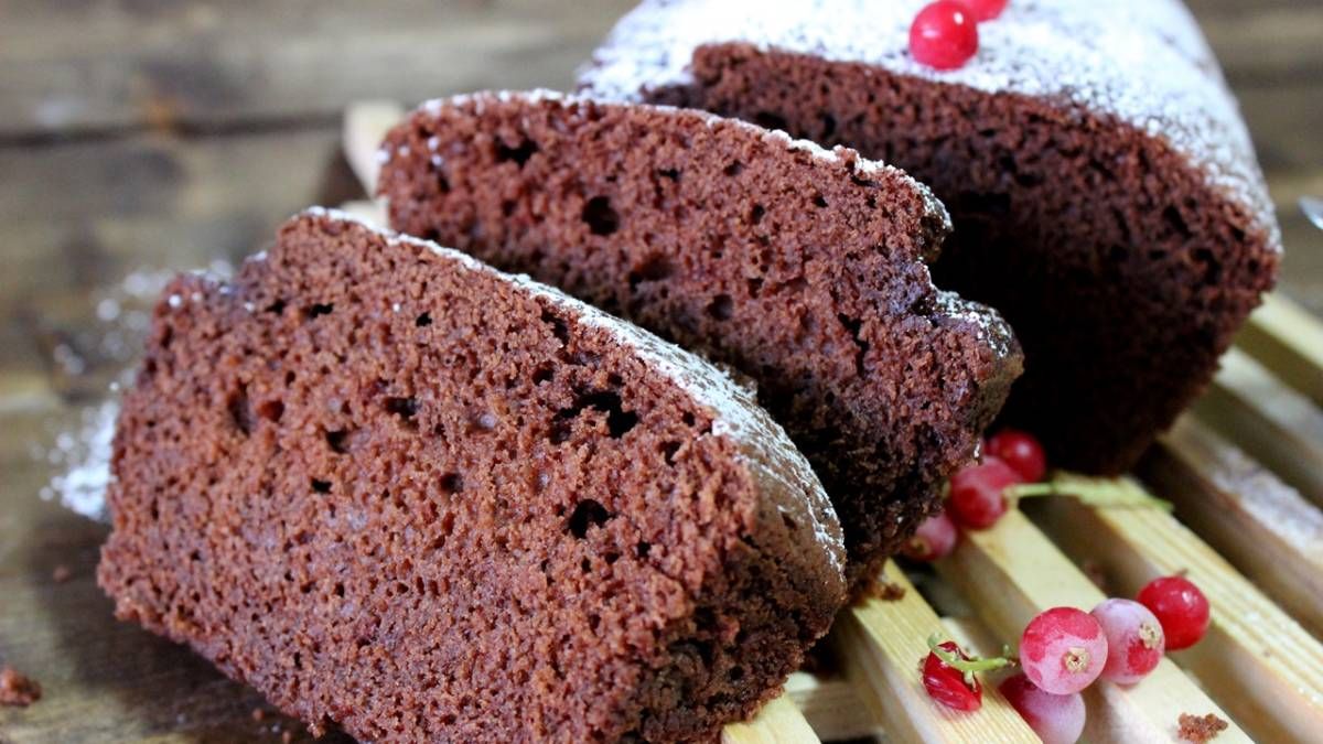 Recetas novedosas: budín de vino tinto para el mate.-