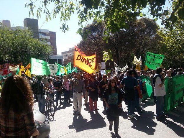 Las protestas volvieron a alterar el tránsito en el Gran Mendoza y a complicar a los pasajeros