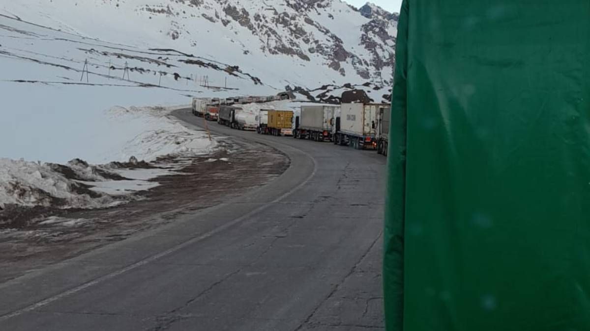 Imagen de este sábado antes del falso túnel en Las Cuevas. Imagen de este sábado antes del falso túnel en Las Cuevas.