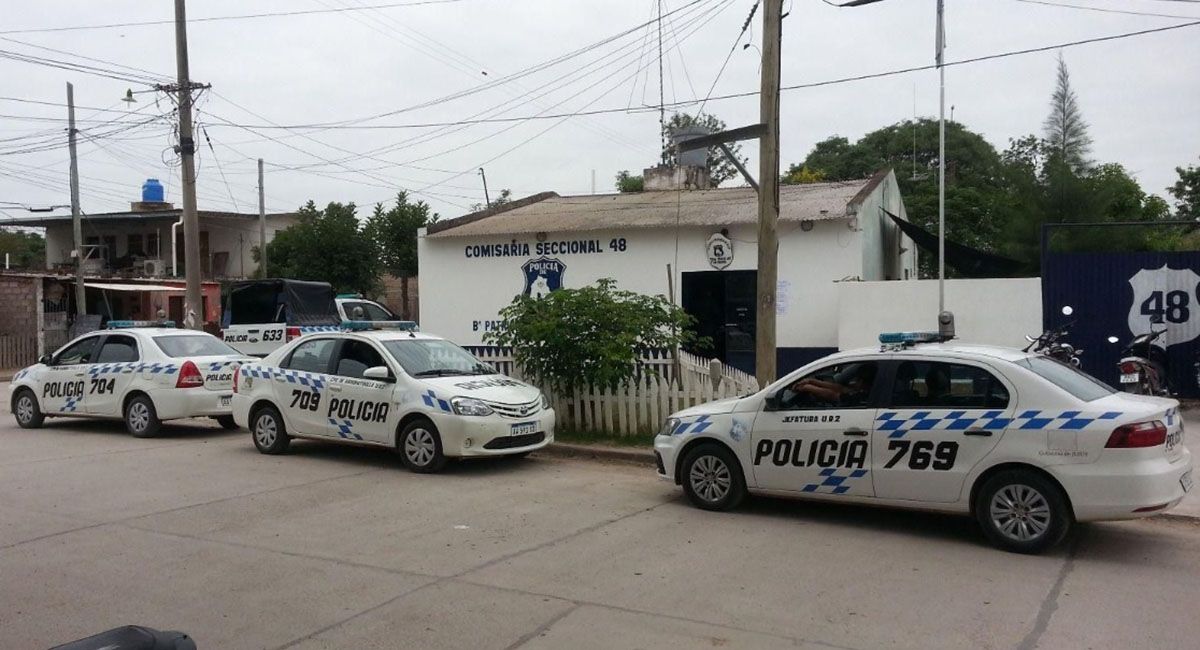 Una mujer de 62 años atacó a su perra embarazada, le abrió la panza con una hoja de afeitar provocándole la muerte Una mujer de 62 años atacó a su perra embarazada, le abrió la panza con una hoja de afeitar provocándole la muerte