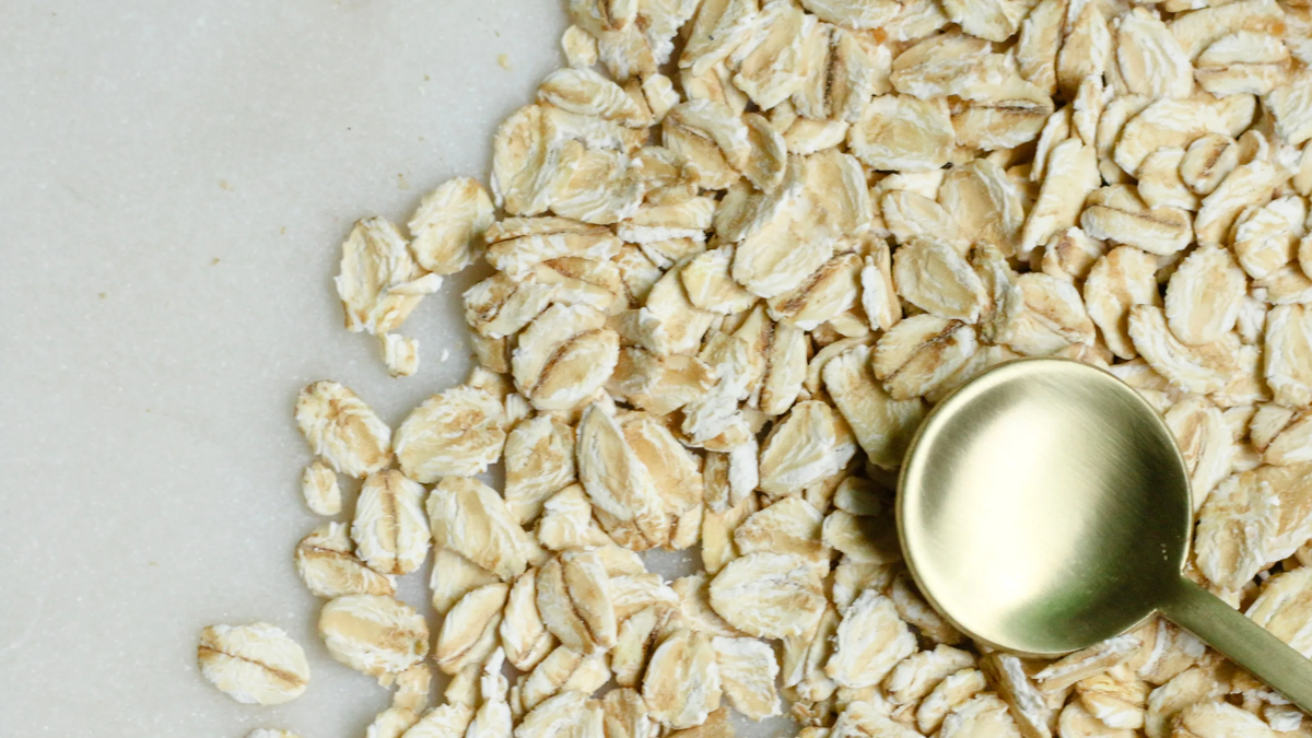 Colocar avena en las macetas de las plantas: por qué recomiendan hacerlo y para qué sirve Colocar avena en las macetas de las plantas: por qué recomiendan hacerlo y para qué sirve