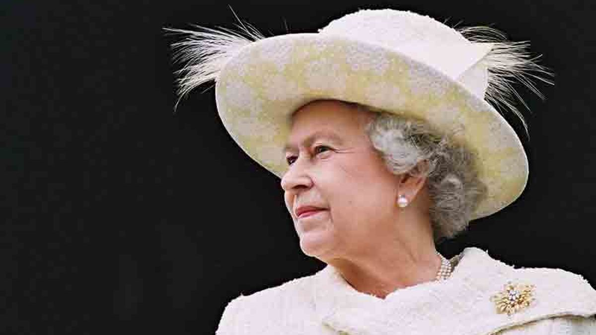La reina de Inglaterra celebró sus 65 años en el trono