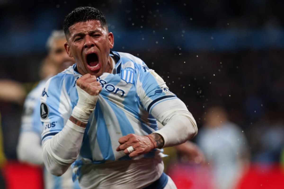 Qué dicen los carteles contra Marcos Rojo en la previa del partido de Racing por Copa Libertadores