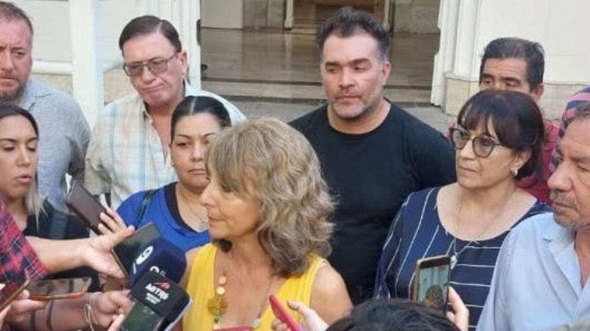 Habla Claudia Iturbe, secretaria general de AMPROS. Habla Claudia Iturbe, secretaria general de AMPROS.