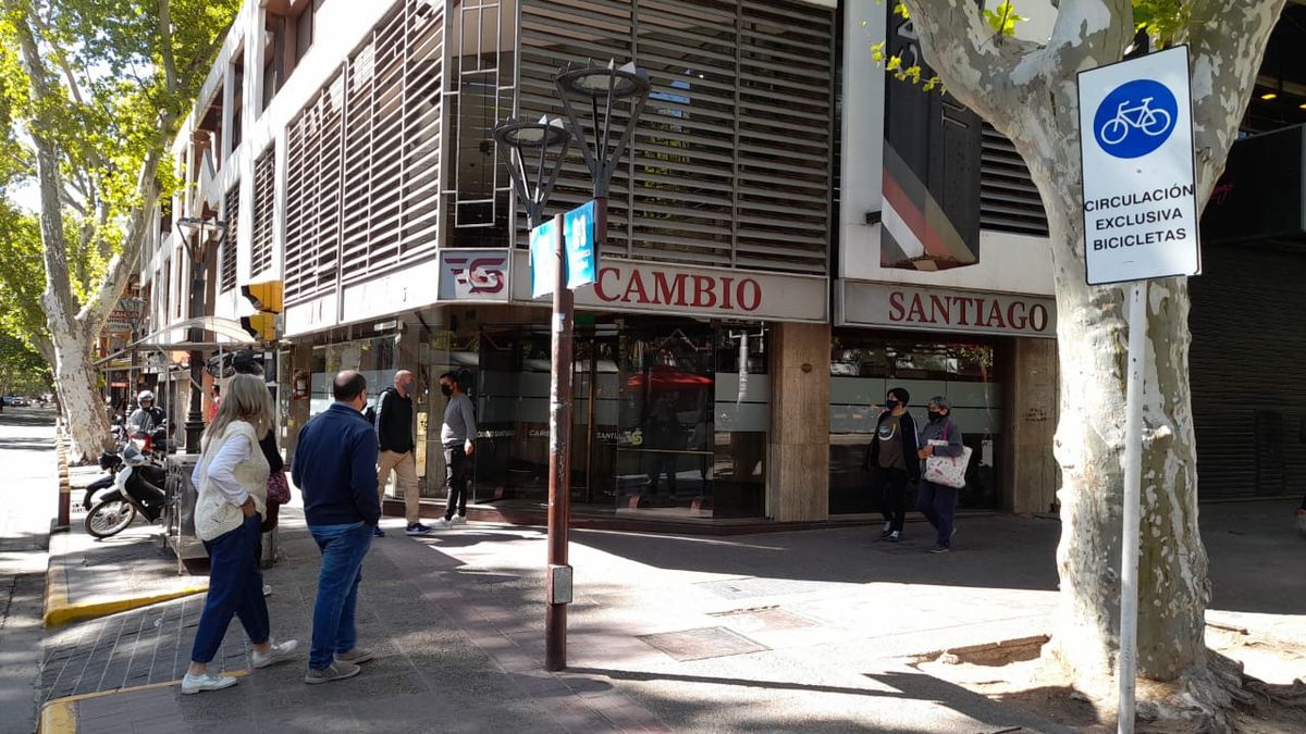 Chau a la city mendocina: cierra la última agencia de moneda extranjera