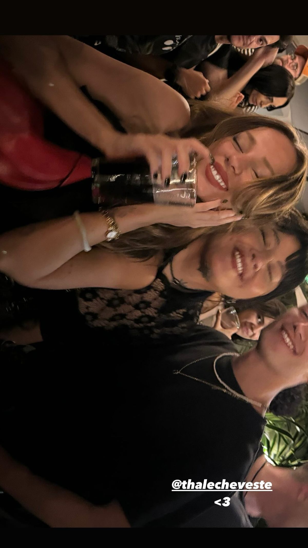 Ester Expósito sale de fiesta y confirma que es la reina de las ultra transparencias: coquette y sin brassier. Ester Expósito sale de fiesta y confirma que es la reina de las ultra transparencias: coquette y sin brassier.