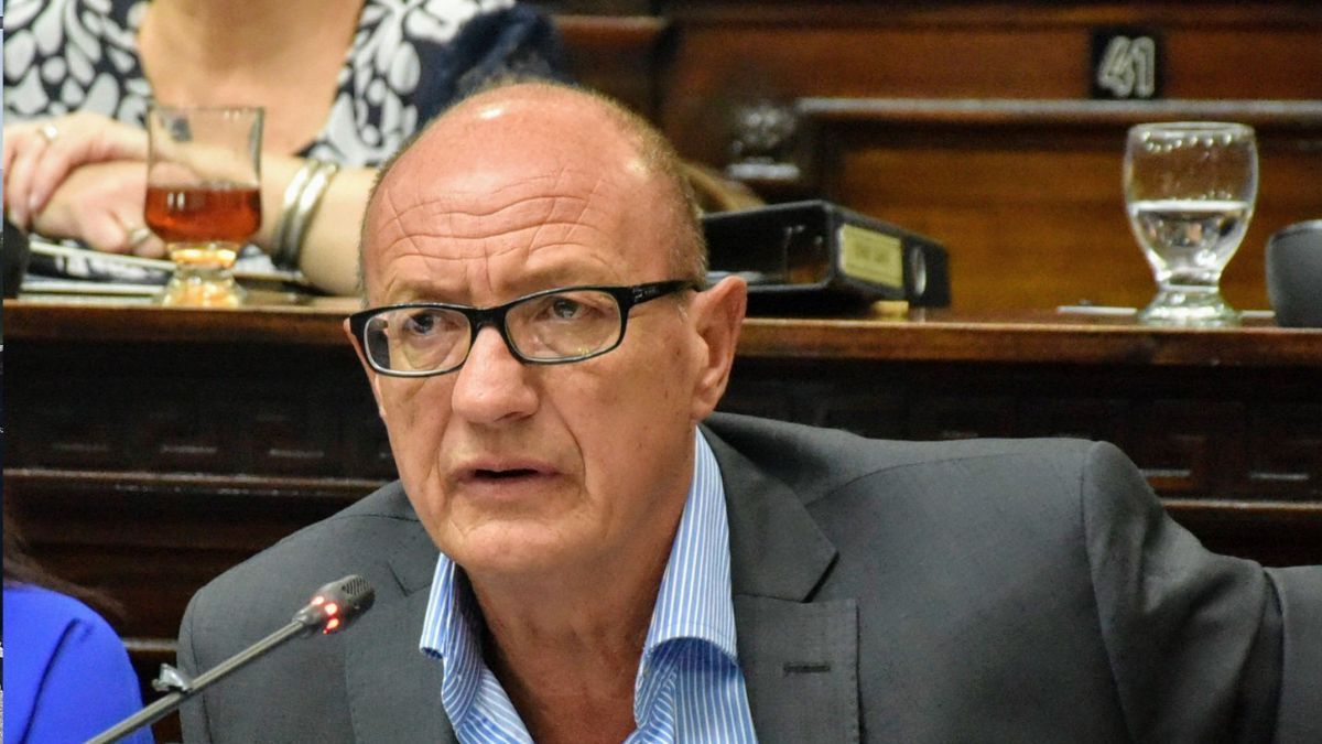 César Biffi, el ex legislador e intendente de Godoy Cruz, asumirá en el directorio de YPF en representación de la Provincia. César Biffi, el ex legislador e intendente de Godoy Cruz, asumirá en el directorio de YPF en representación de la Provincia.