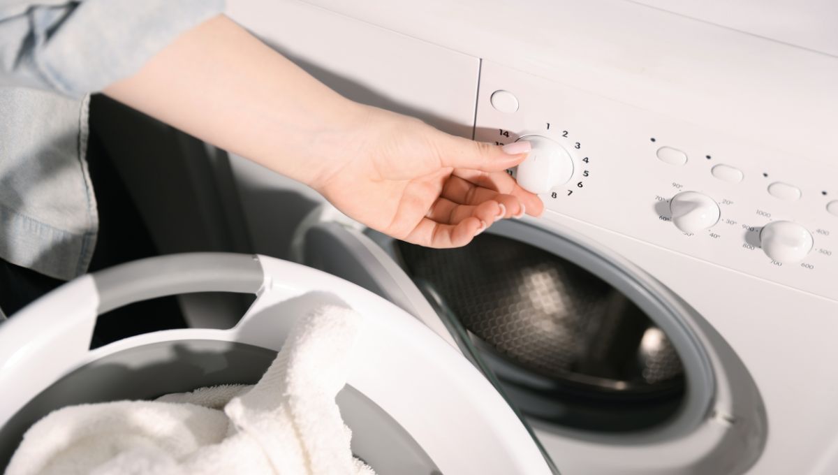 Después de limpiar el fuelle y su interior, se aconseja programar un lavado con bicarbonato de sodio y vinagre blanco. Después de limpiar el fuelle y su interior, se aconseja programar un lavado con bicarbonato de sodio y vinagre blanco.