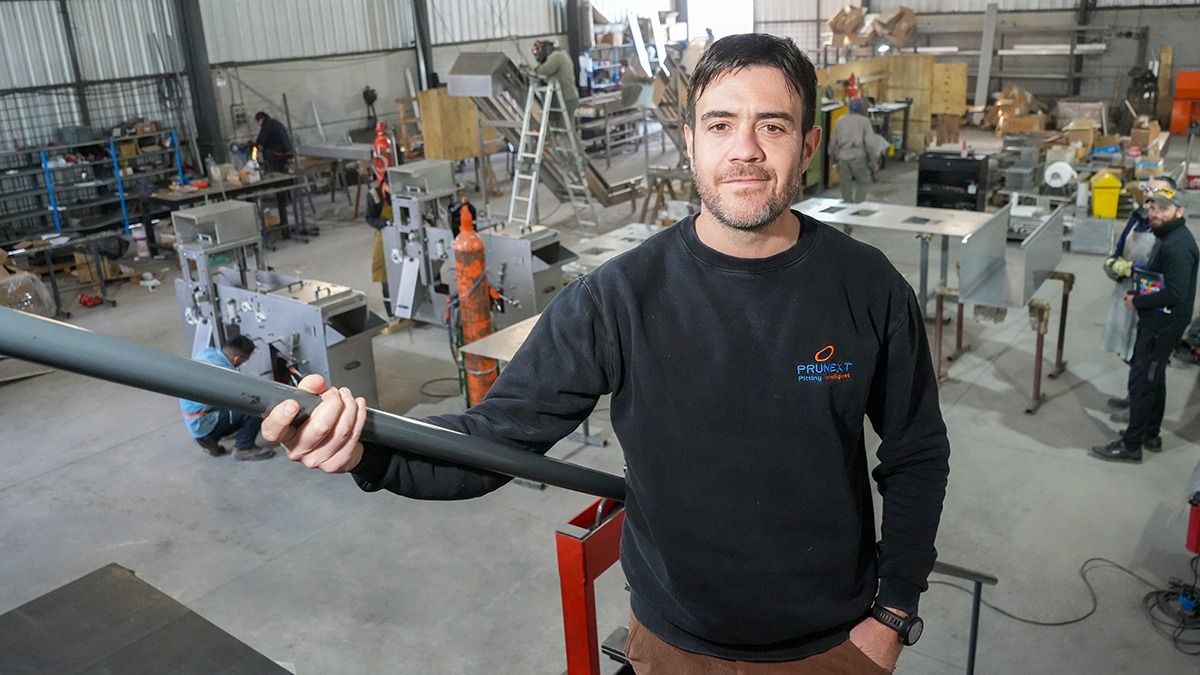 Mauricio Bustos fundó hace 5 años Prunext junto a quienes eran sus compañeros de trabajo: Sergio Arena, Daniel Farina y Claudio Vicencio. Buscan romper con viejas estructuras organizacionales de esta industria.