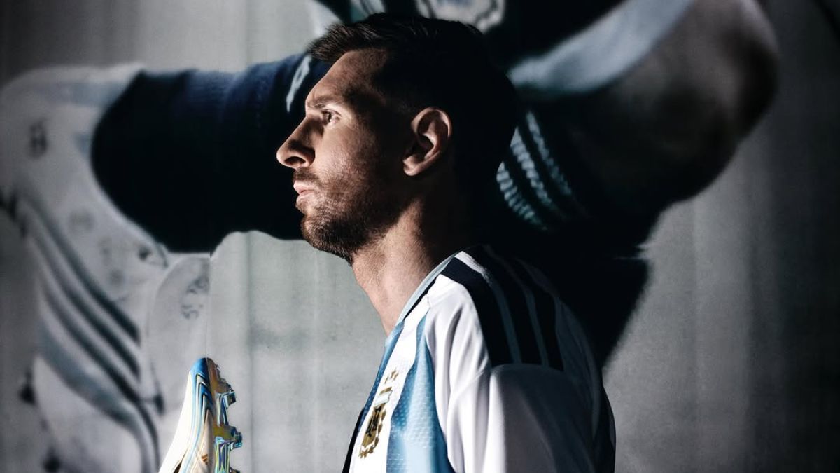 Messu presentó los botines que usará en su último Mundial.