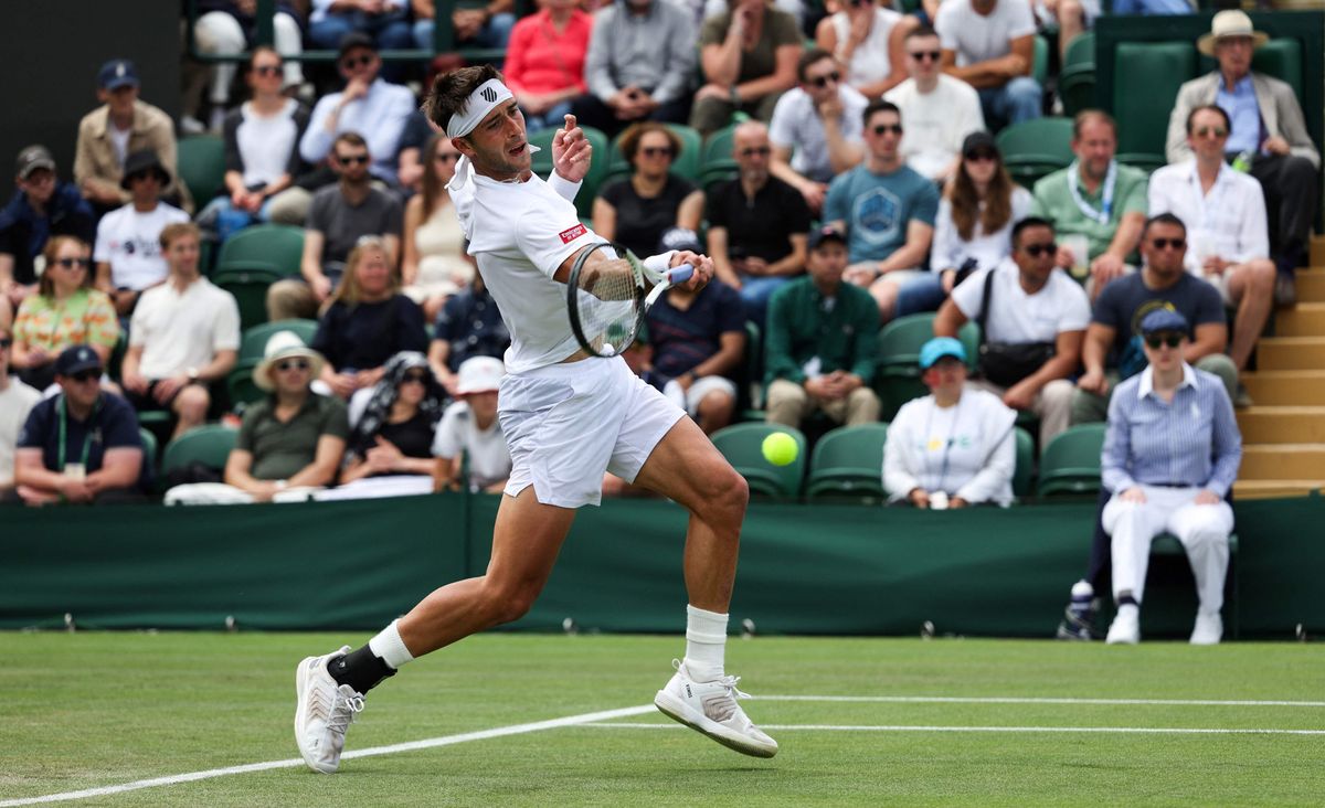 Tomás Etcheverry no pudo con la experiencia de Wawrinka y fue eliminado en Wimbledon