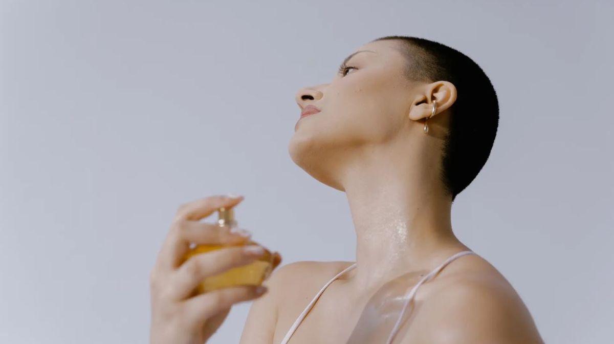 Ojo con esto: ANMAT prohibió la venta de un conocido perfume y pidió su retiro urgente