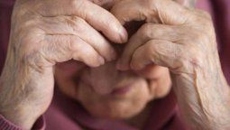Debía cuidar a los ancianos de un hogar pero les robó hasta $40.000
