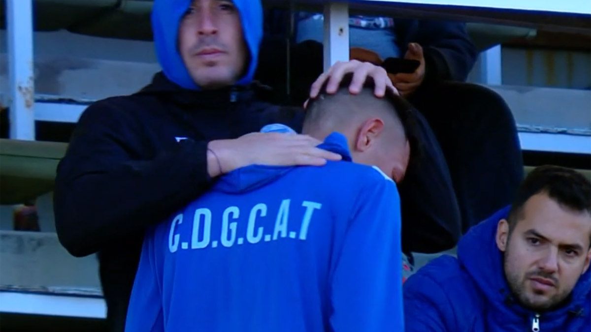 Altamira dejó la cancha muy temprano y rompió en llanto