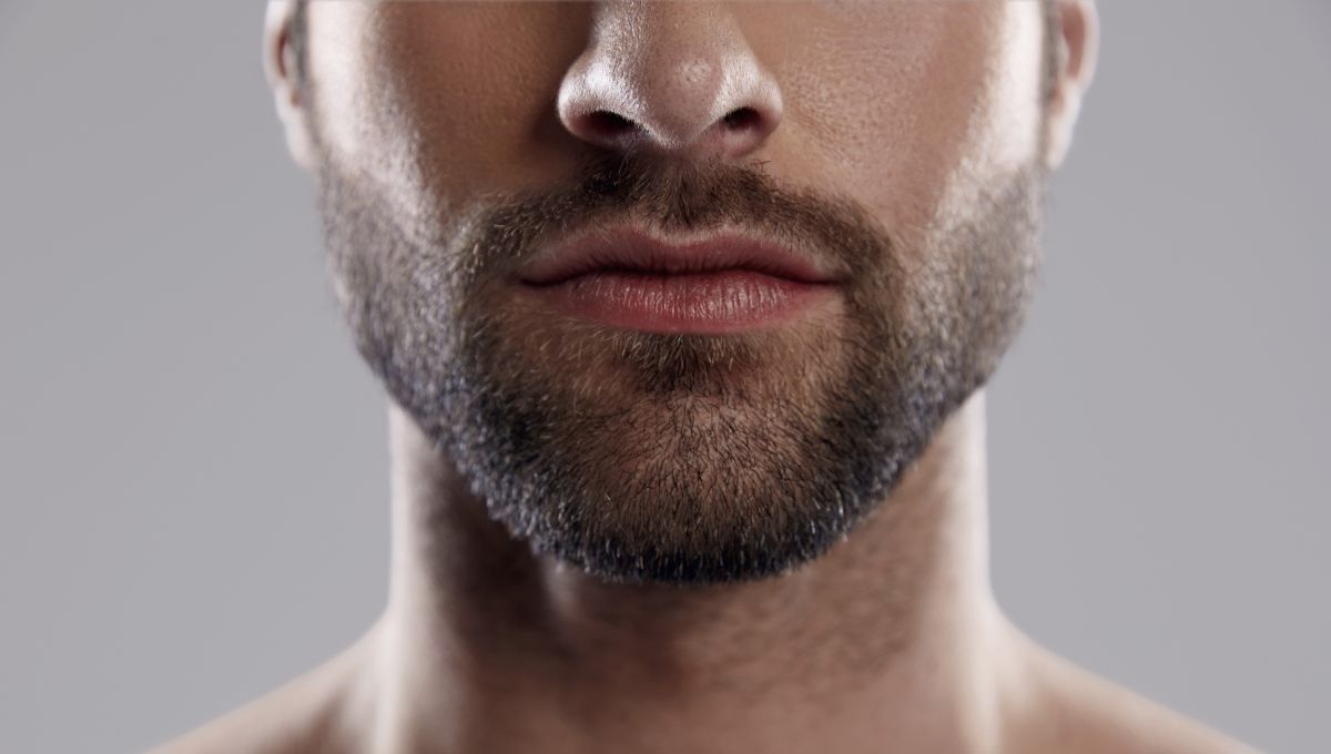 La barba debe afeitarse con cuidado para no causar cortes o microlesiones en la piel.&nbsp;