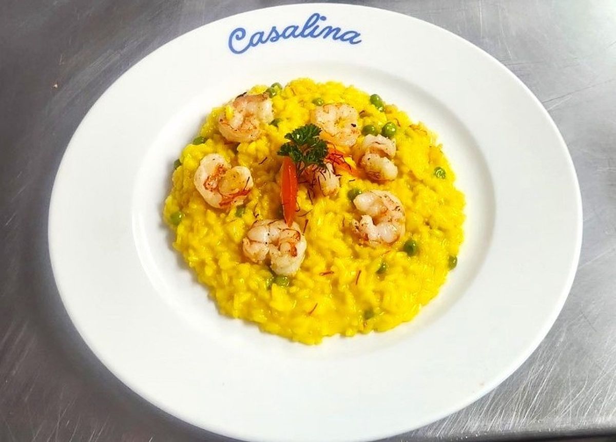 El restaurante ofrecerá servicio de valet gratuito todos los días, añadiendo un toque de comodidad a la experiencia gastronómica. El restaurante ofrecerá servicio de valet gratuito todos los días, añadiendo un toque de comodidad a la experiencia gastronómica.