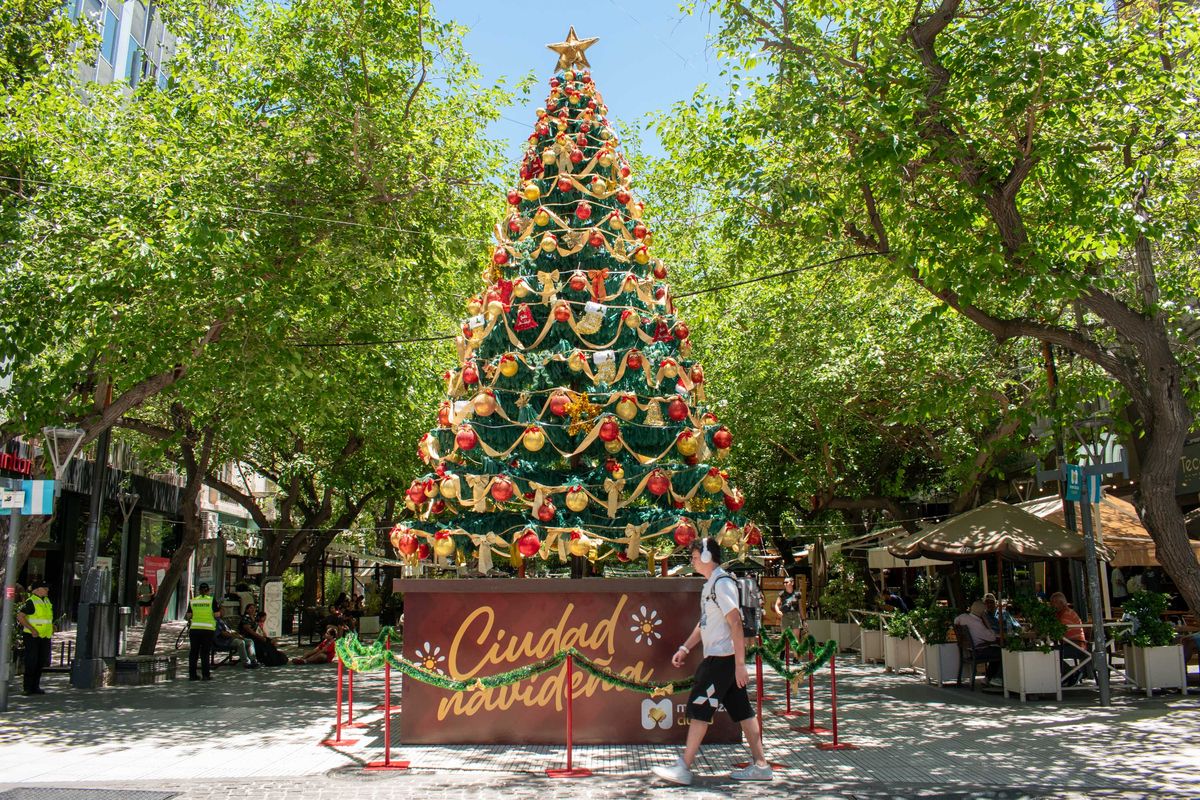 La Navidad en Mendoza se vive con árboles decorados, villancicos, la