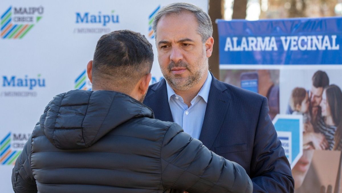 Matías Stevanato, el intendente de Maipú, otorgó líneas de crédito a tasas 0 para que los vecinos invirtieran en cámara de seguridad. Matías Stevanato, el intendente de Maipú, otorgó líneas de crédito a tasas 0 para que los vecinos invirtieran en cámara de seguridad.