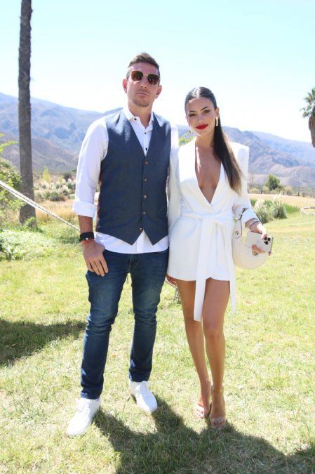 Agustín Vila y su pareja, Mica Dubra.