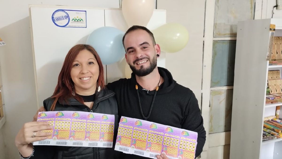Karina y Mauricio son los dueños de la agencia La Timba 431 de Maipú, donde se vendió el Telekino ganador.
