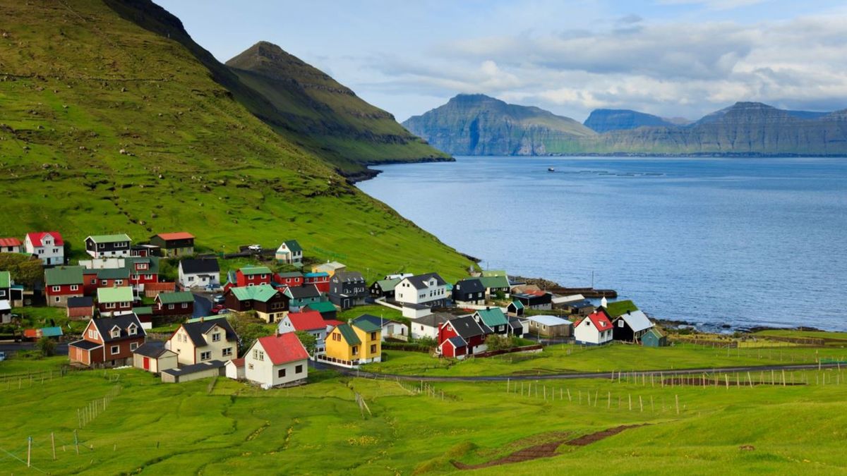 Islandia forma parte del continente europeo. Islandia forma parte del continente europeo.