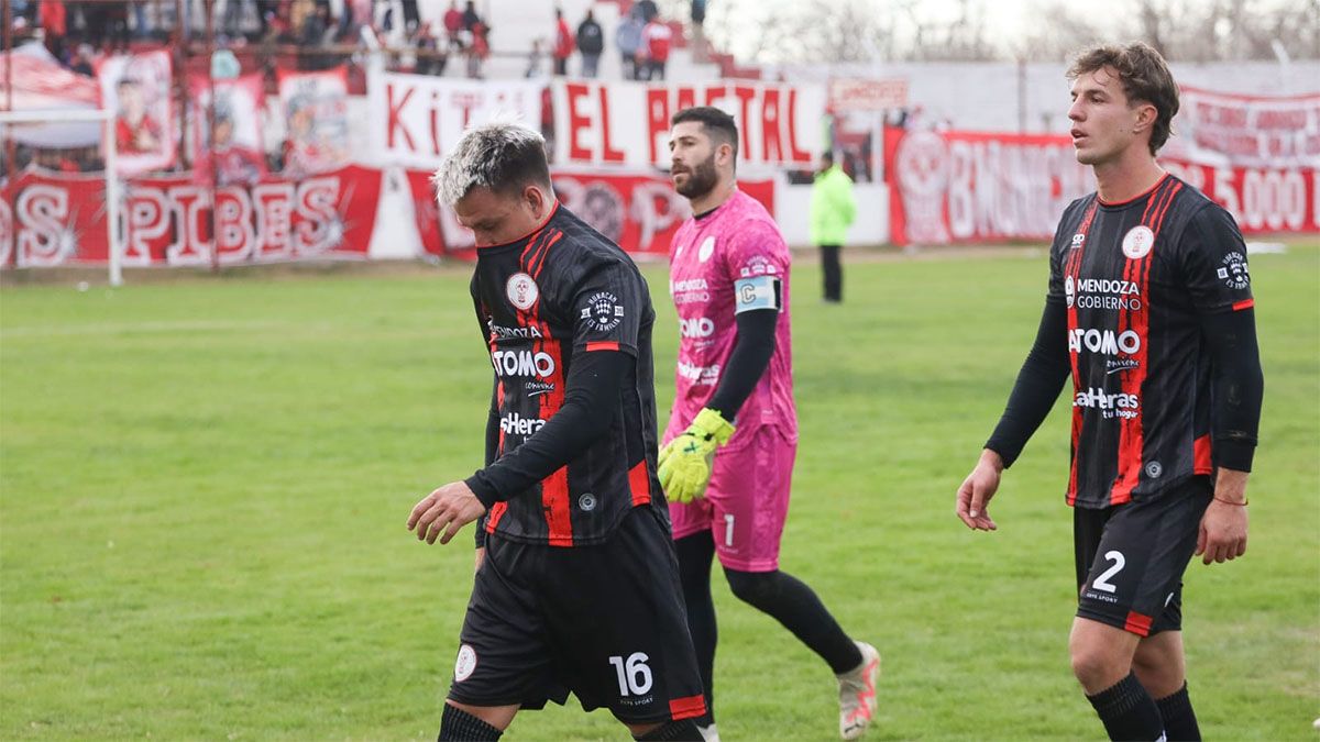 Huracán Las Heras cayó frente a Juventud Unida.