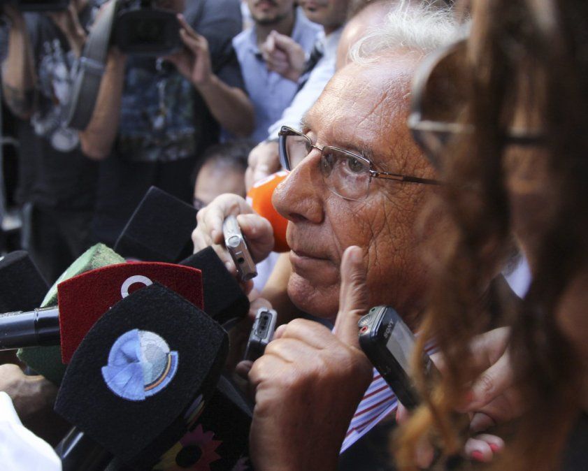 Si la Iglesia resistió a cuántos curas pedófilos, por qué no vamos a resistir nosotros a un par de corruptos