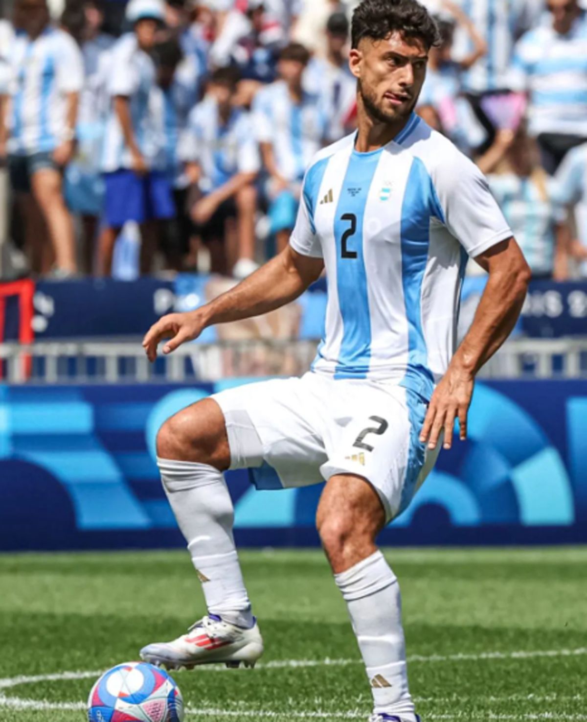 Di Césare fue titular en el equipo de Mascherano. Di Césare fue titular en el equipo de Mascherano.