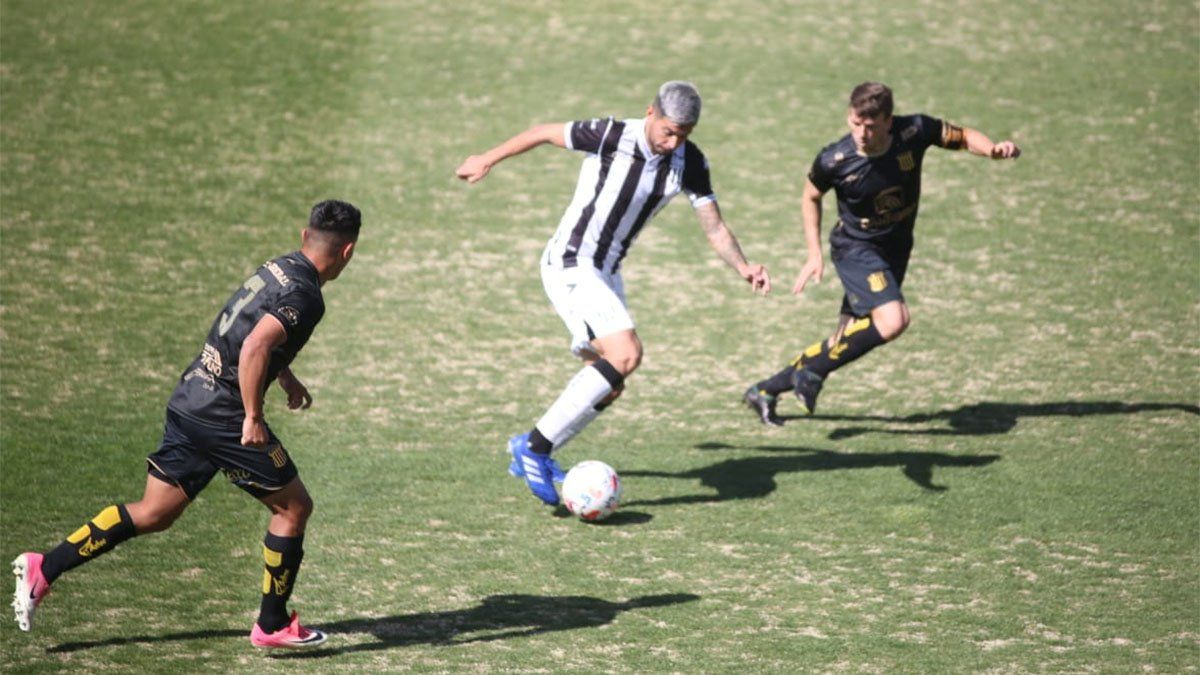 Gimnasia dejó pasar la chance y empató con Mitre 