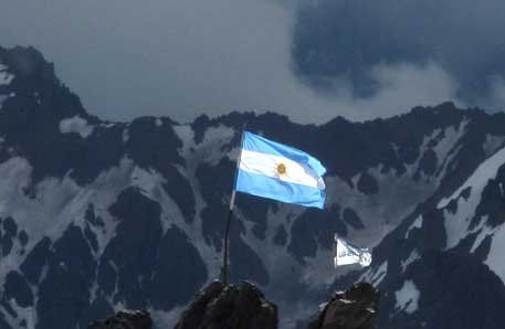 Los andinistas de la expedición al Aconcagua por el Bicentenario emprendieron el regreso