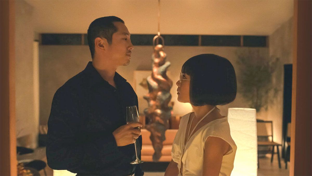 Dos personas de contextos muy diferentes tienen un incidente con sus autos y se suben a una serie de eventos en los que nunca se hubieran imaginado estar.