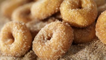 Cómo preparar un postre tradicional de España: la receta de los rosquitos caseros con 7 ingredientes Cómo preparar un postre tradicional de España: la receta de los rosquitos caseros con 7 ingredientes