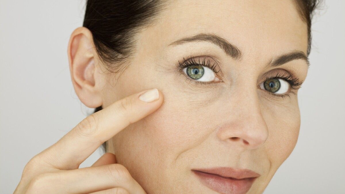 Truco de belleza: crema casera de colágeno y vitamina C para lucir 10 años más joven. Truco de belleza: crema casera de colágeno y vitamina C para lucir 10 años más joven.