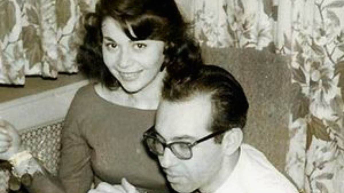 El abogado era una eminencia en Nueva York. El abogado era una eminencia en Nueva York.