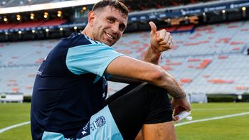 Cómo está el Dibu Martínez de su lesión en la mano: ¿llega al debut de la Selección argentina ante Argelia? Cómo está el Dibu Martínez de su lesión en la mano: ¿llega al debut de la Selección argentina ante Argelia?