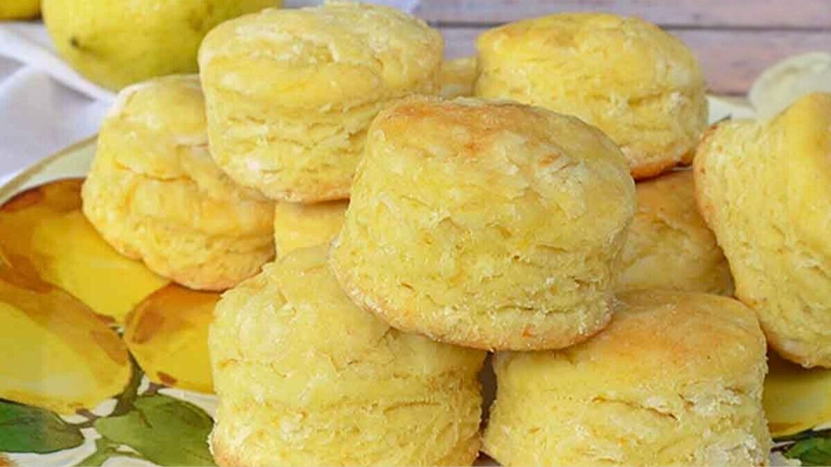 Los scones de limón son una receta liviana y fresca para primavera. No llevan harina ni manteca. Los scones de limón son una receta liviana y fresca para primavera. No llevan harina ni manteca. 