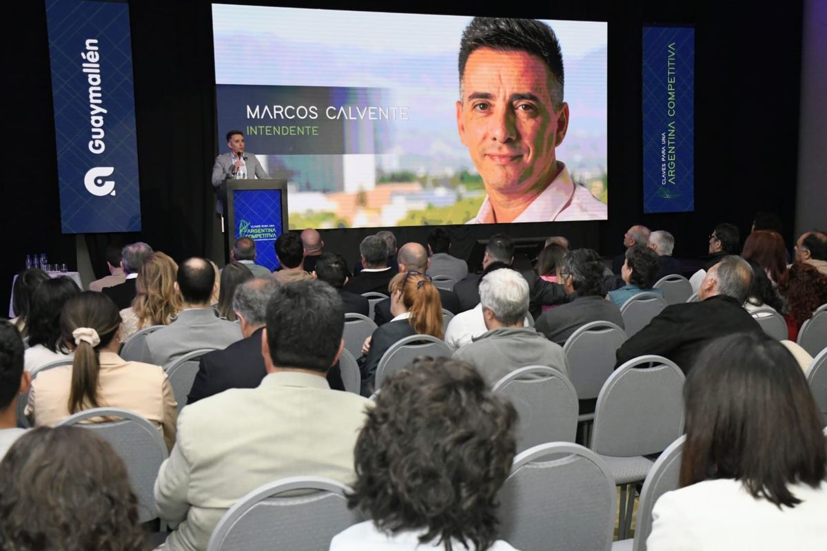 El intendente de Guaymallén, Marcos Calvente, durante la exposición en el foro Claves para una Argentina Competitiva. El intendente de Guaymallén, Marcos Calvente, durante la exposición en el foro Claves para una Argentina Competitiva.