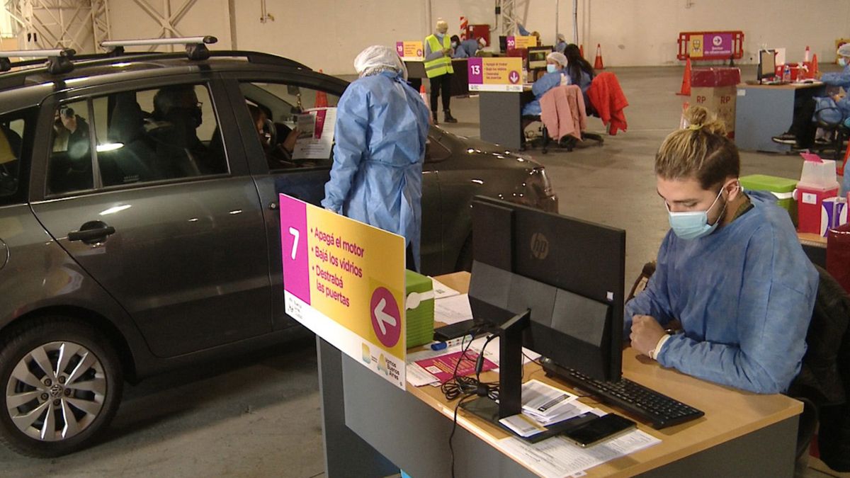 Covid en Argentina: más de 15 mil nuevos casos y 426 muertos