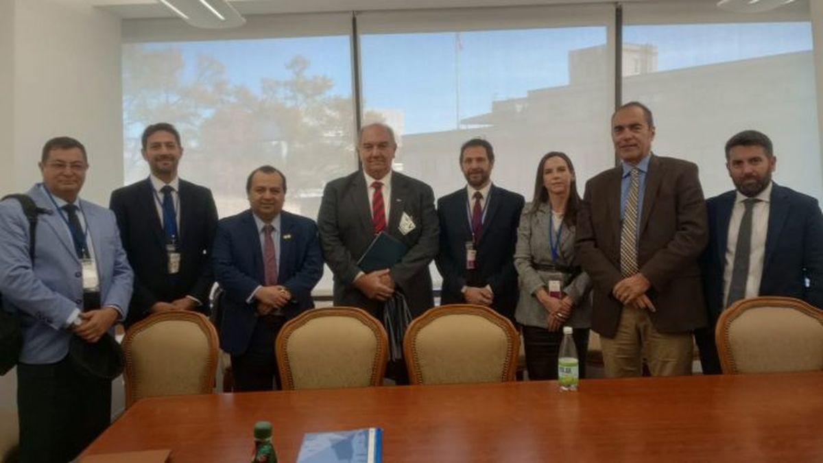 En la reunión también estuvieron Alberto Julio Baños, secretario de Derechos Humanos de la Nación, y Javier Salgado, representante de Cancillería. En la reunión también estuvieron Alberto Julio Baños, secretario de Derechos Humanos de la Nación, y Javier Salgado, representante de Cancillería.