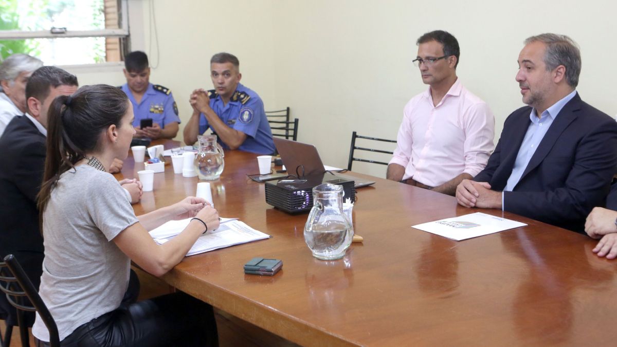 Mercedes Rus mantuvo un encuentro con el jefe comunal de Maipú, Matías Stevanato (sentado a la derecha). Mercedes Rus mantuvo un encuentro con el jefe comunal de Maipú, Matías Stevanato (sentado a la derecha).