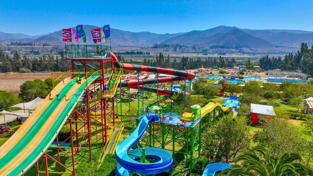 El pueblo chileno que tiene un gran parque acuático y está cerca de La Serena