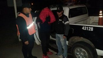 Un hombre empujó a su pareja a una fogata luego de una fuerte discusión