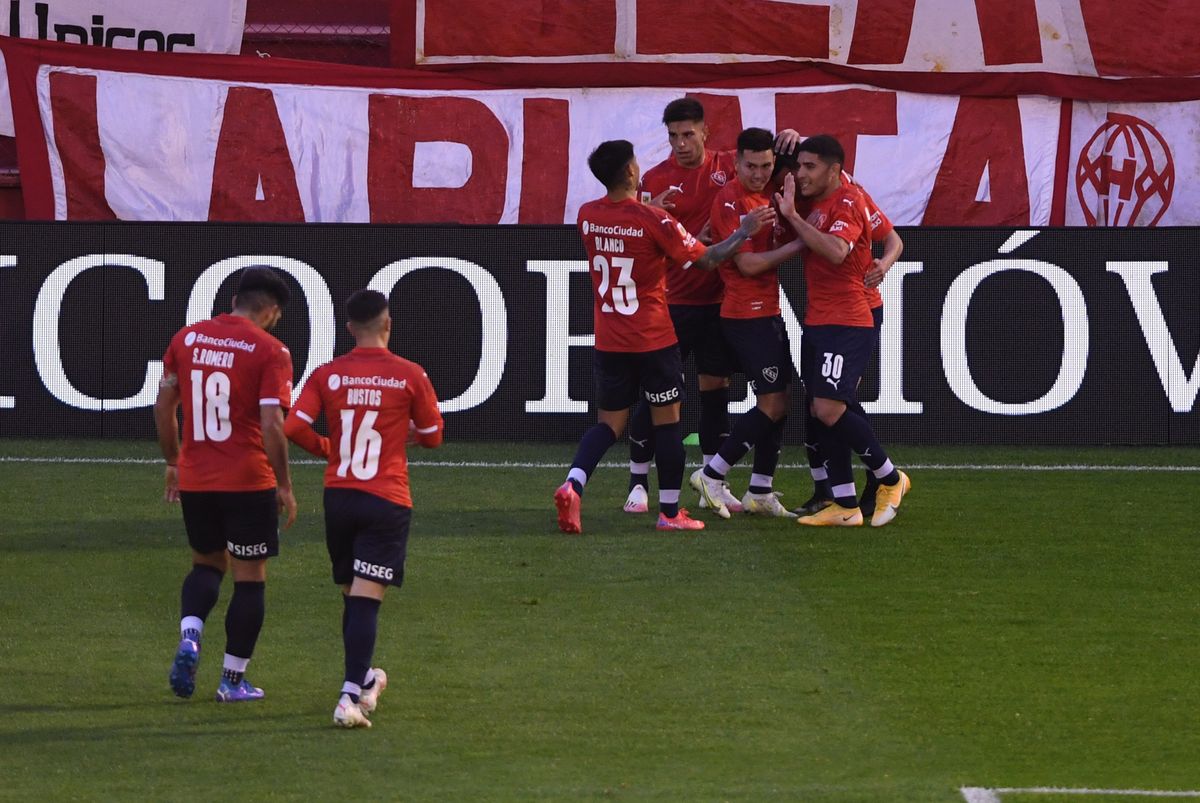 Independiente, con gol de So&ntilde;ora, le gan&oacute; a Hurac&aacute;n y se prende en la Liga Profesional de F&uacute;tbol.