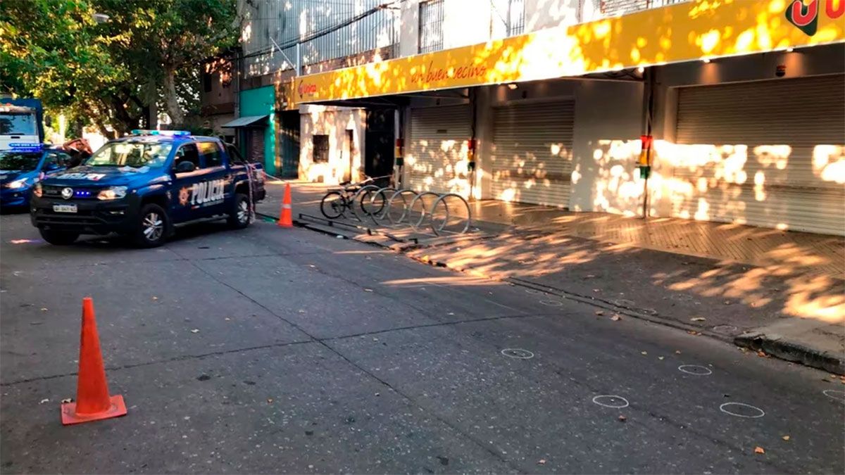 El hecho ocurrió alrededor de las 2.58 en el Supermercado Único situado en Lavalle 2554, entre 27 de Febrero y Ocampo, en la ciudad de Rosario.