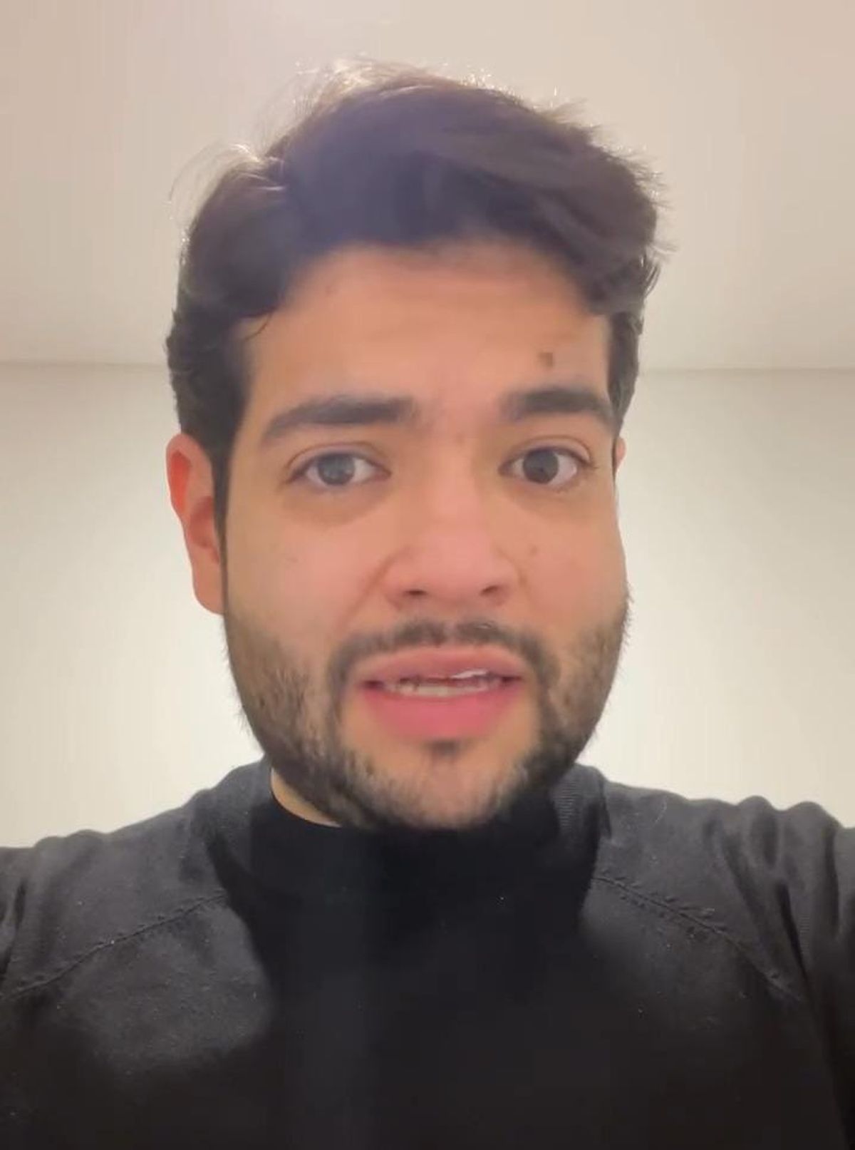 Cristhian Holguín, de Megatecnología, acusado de estafas, se fue del país. Cristhian Holguín, de Megatecnología, acusado de estafas, se fue del país.