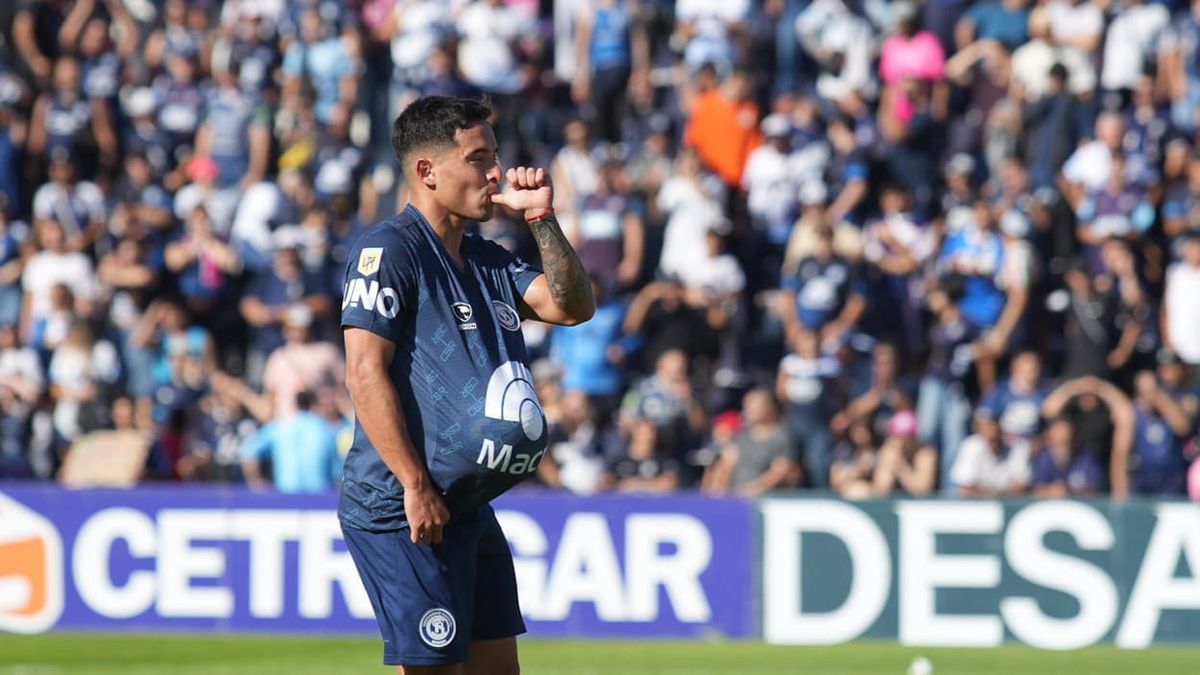 Independiente Rivadavia ganó en el Parque y espera rival en octavos de final del Torneo Apertura.