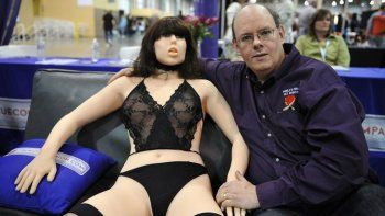 Sexo con robots: el debate llega al Parlamento Europeo